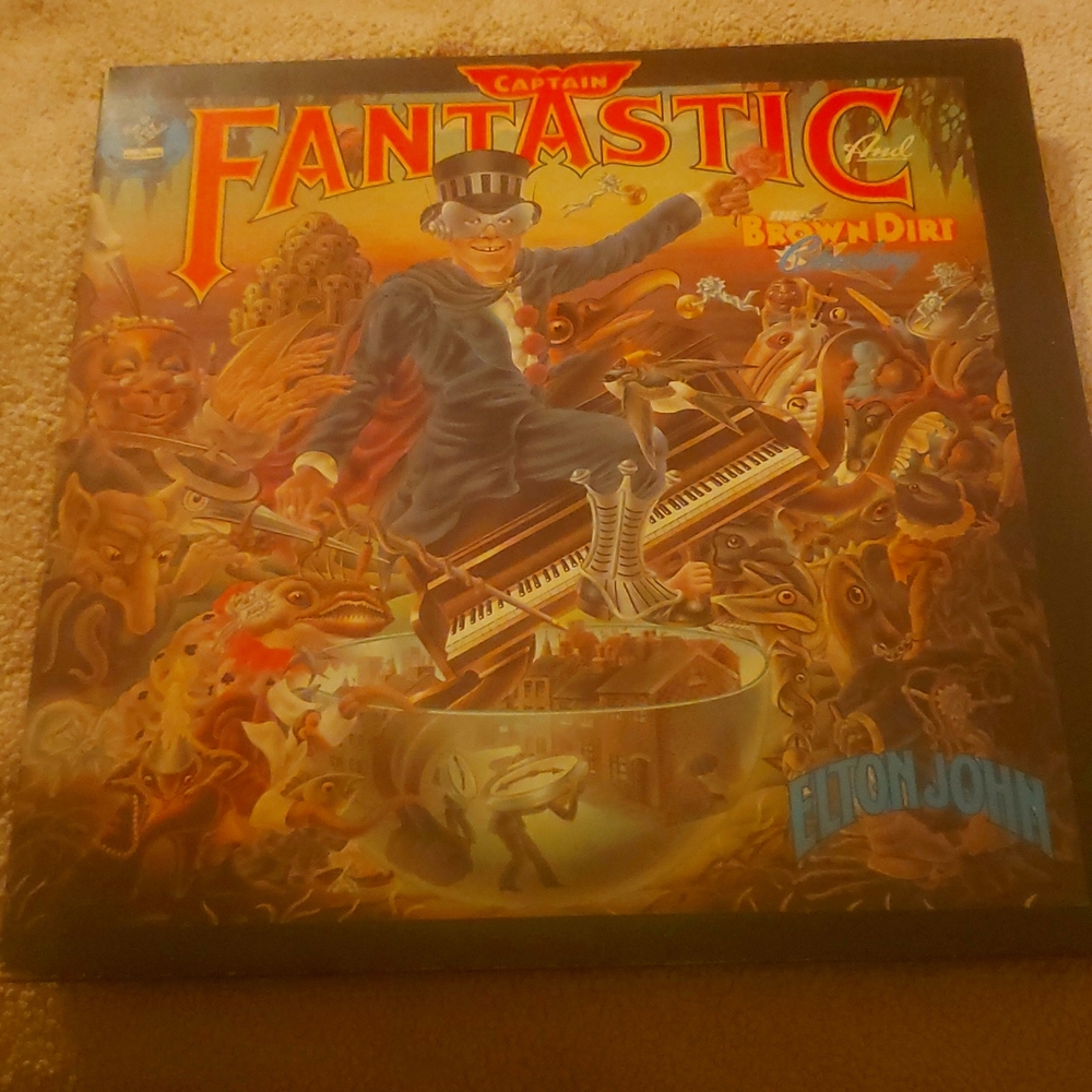 Vintage 1975 LP Elton John Captain Fantastic With Scrapbook Insert
